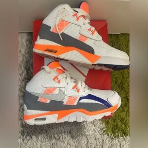 Kids Nike Bo Jackson’s - White, Gray, Orange

Nike Air Trainer SC,